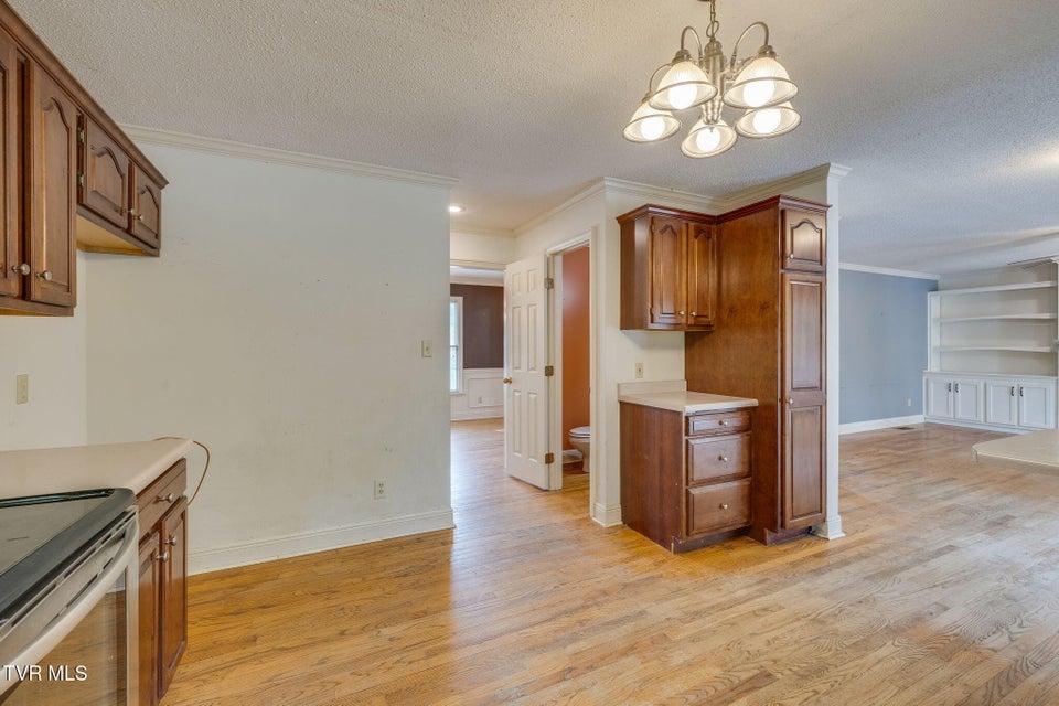 Photo #16: 704 Ridgefields Road