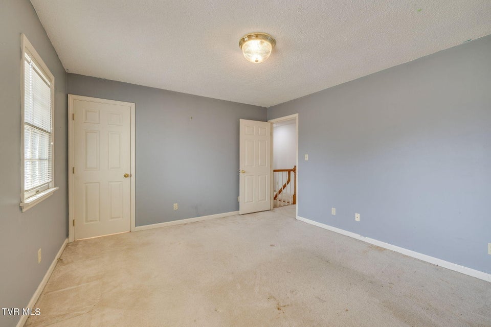 Photo #31: 704 Ridgefields Road