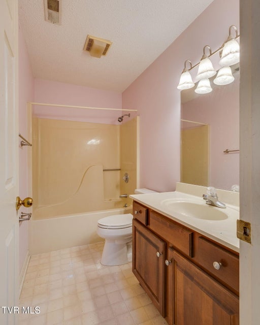 Photo #33: 704 Ridgefields Road