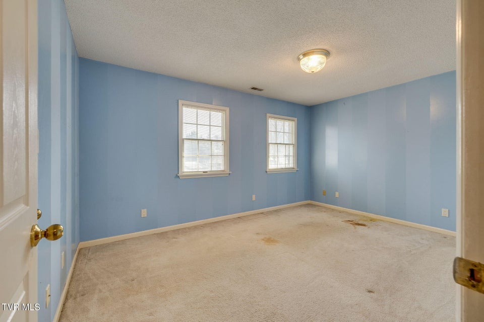 Photo #34: 704 Ridgefields Road