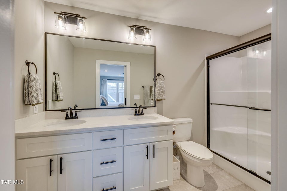 Photo #20: 373 Piper Glen