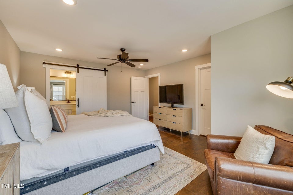 Photo #18: 373 Piper Glen