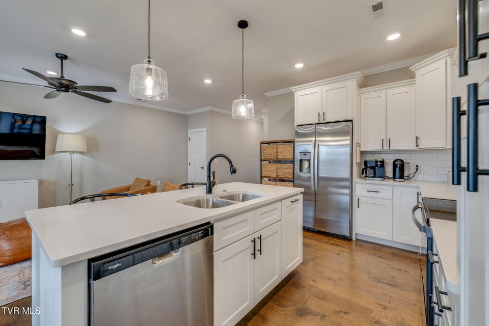 Photo #14: 373 Piper Glen