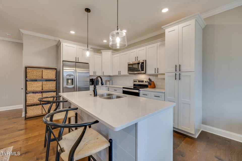 Photo #13: 373 Piper Glen