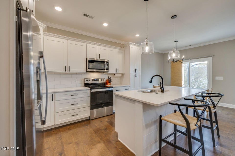 Photo #12: 373 Piper Glen