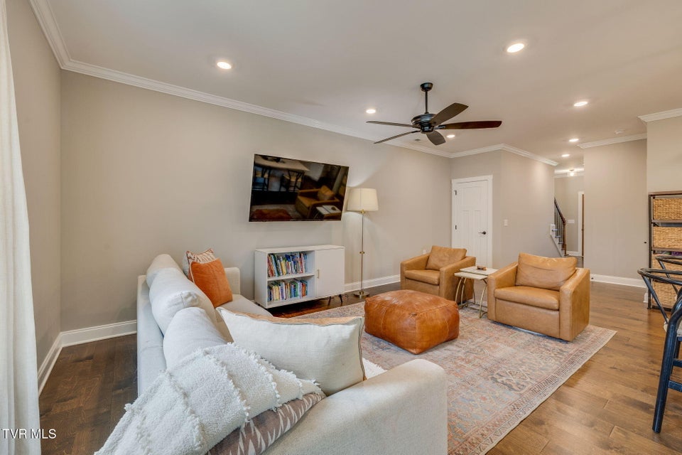 Photo #7: 373 Piper Glen