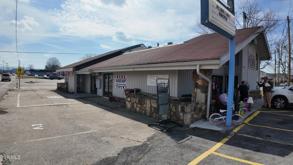 Photo #2: 1001 Roan Street