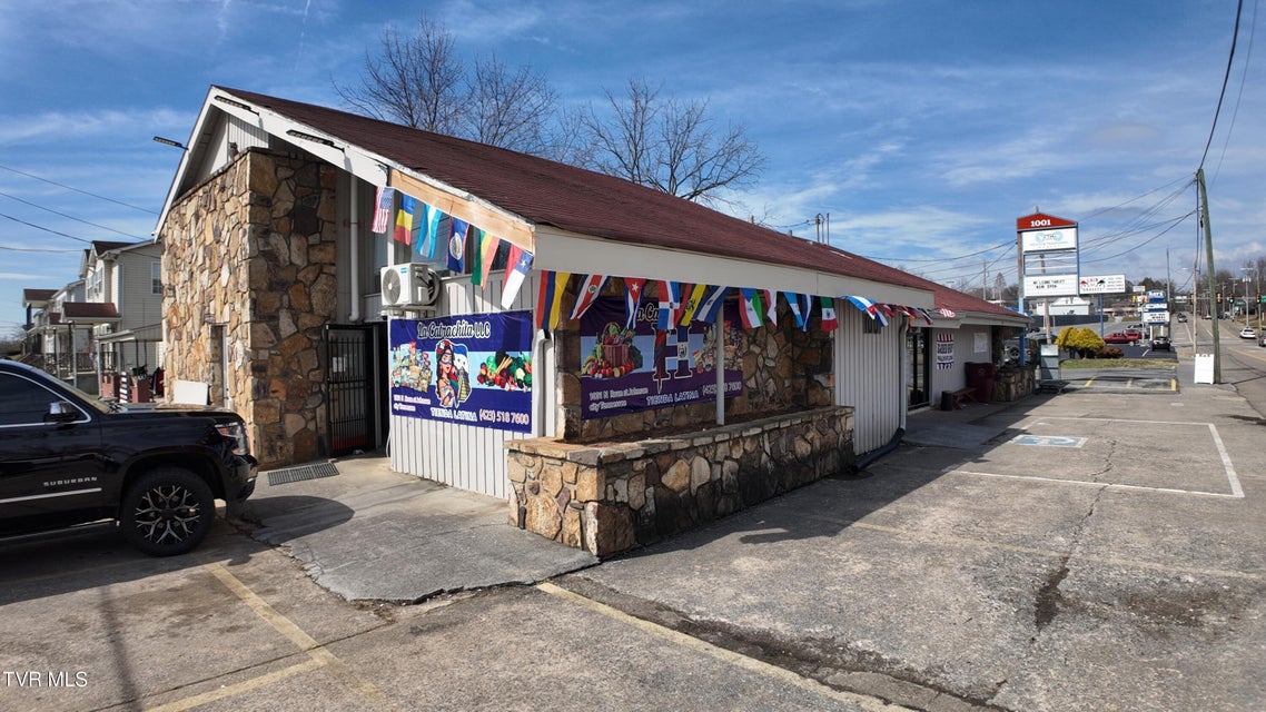 Photo #6: 1001 Roan Street