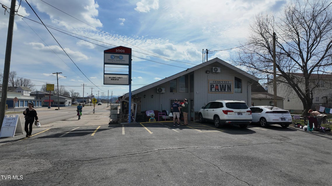 Photo #12: 1001 Roan Street