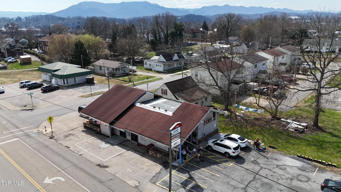 Photo #14: 1001 Roan Street