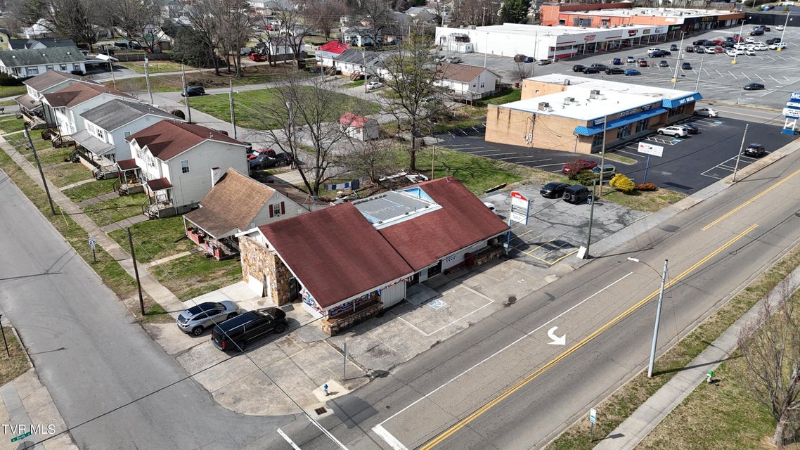 Photo #17: 1001 Roan Street