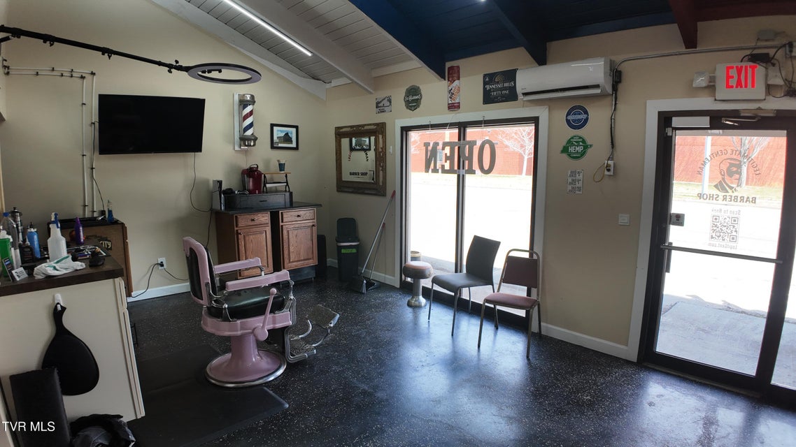 Photo #29: 1001 Roan Street