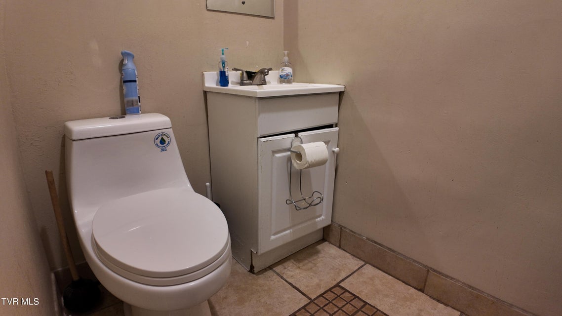 Photo #35: 1001 Roan Street