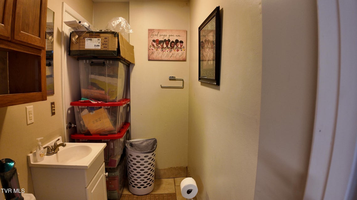 Photo #39: 1001 Roan Street