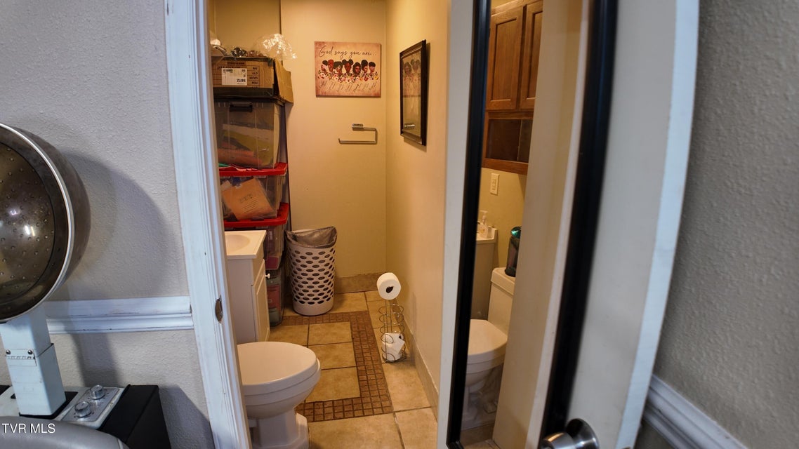 Photo #40: 1001 Roan Street