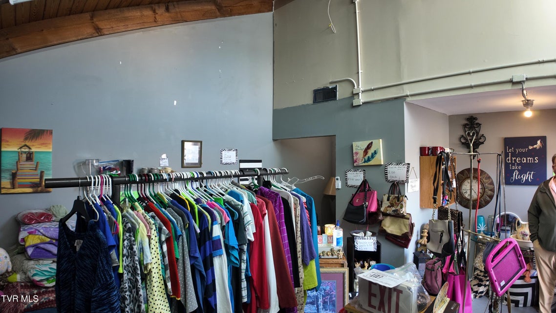 Photo #50: 1001 Roan Street