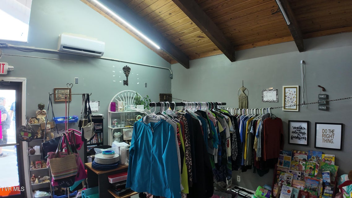 Photo #52: 1001 Roan Street