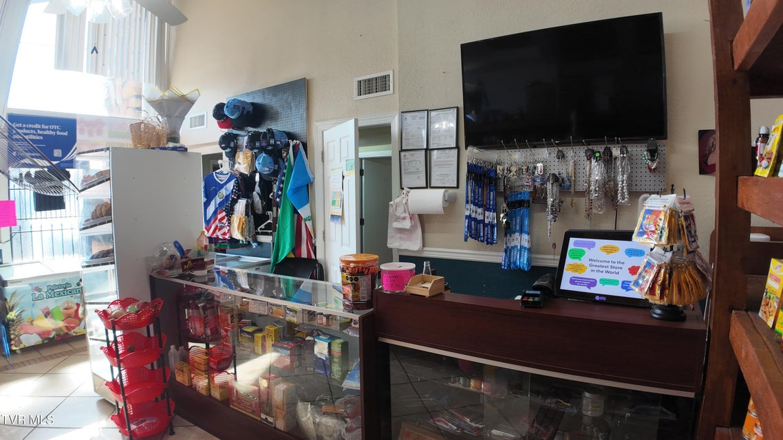 Photo #57: 1001 Roan Street