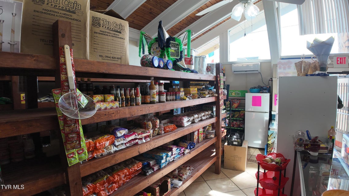 Photo #58: 1001 Roan Street