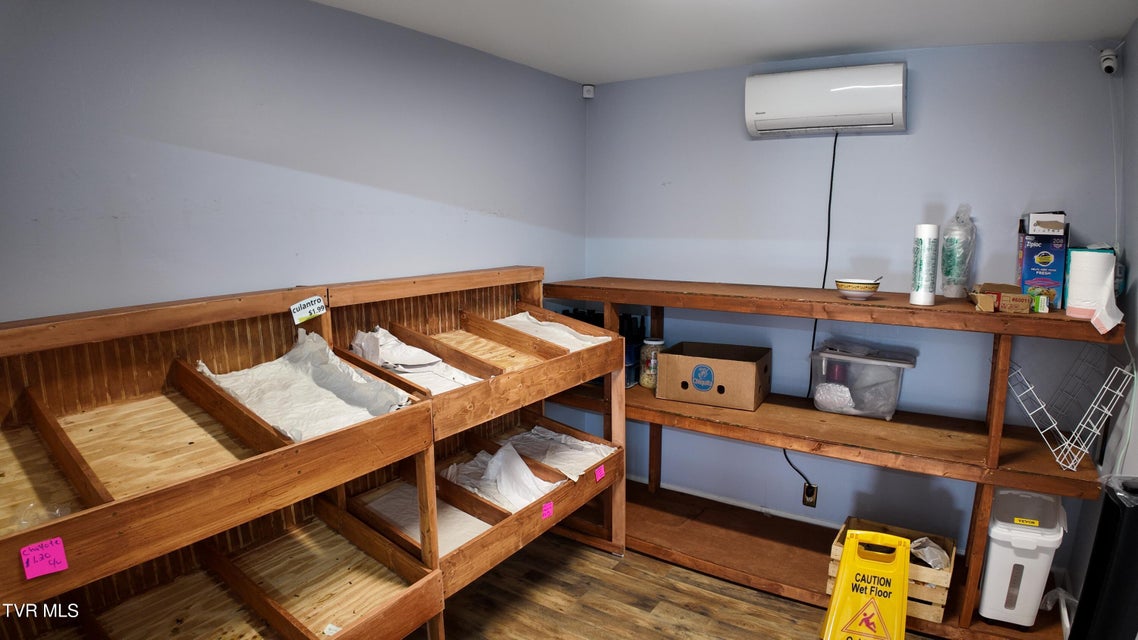 Photo #62: 1001 Roan Street