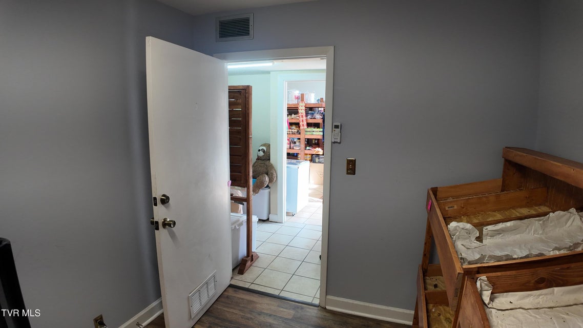 Photo #64: 1001 Roan Street