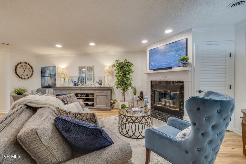 Photo #6: 617 Franklin Square Court