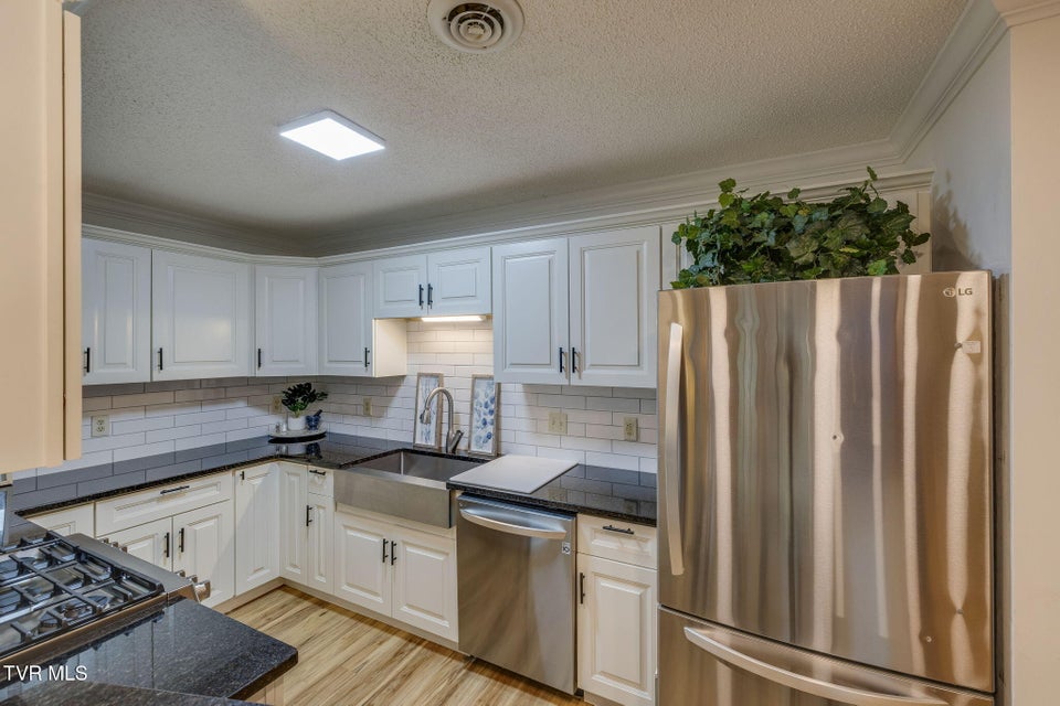 Photo #11: 617 Franklin Square Court