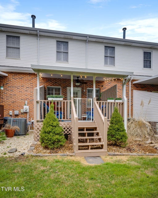 Photo #32: 617 Franklin Square Court