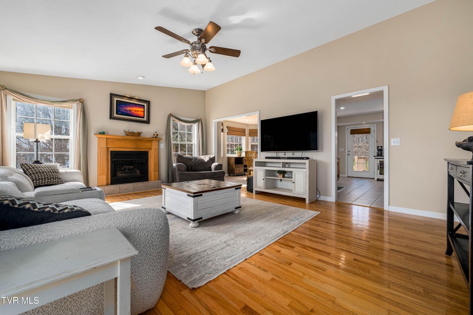 Photo #9: 86 Mulberry Bend