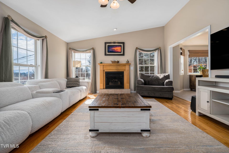 Photo #10: 86 Mulberry Bend