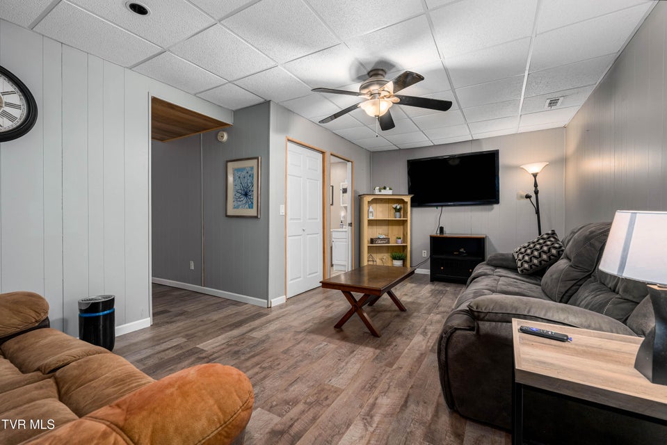 Photo #31: 86 Mulberry Bend