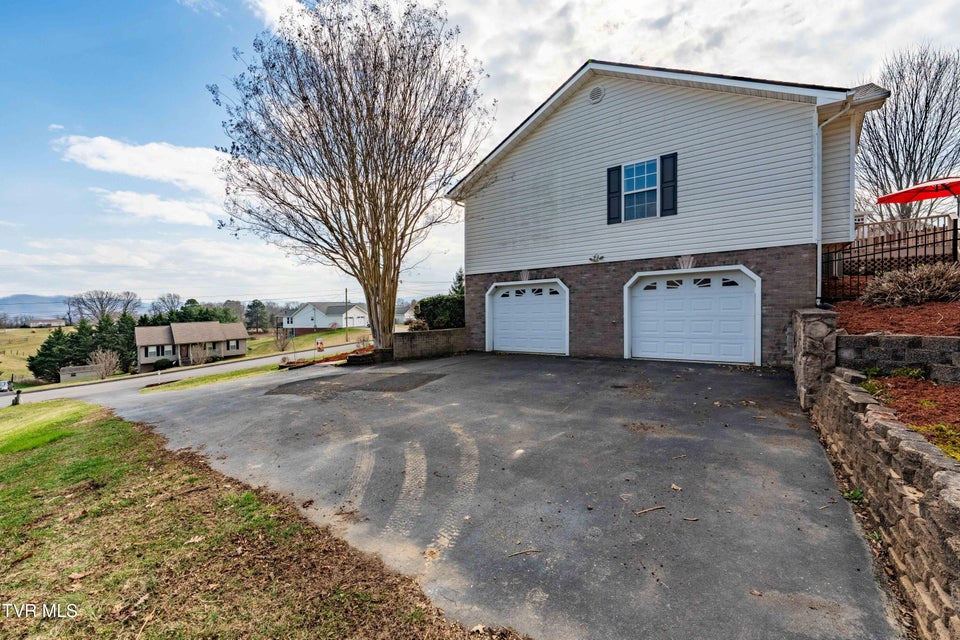 Photo #37: 86 Mulberry Bend