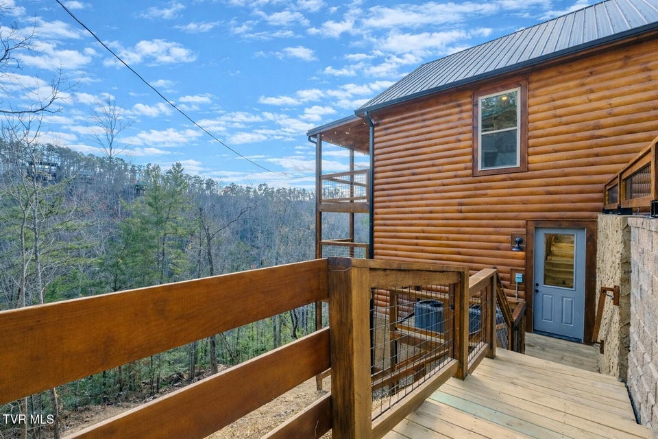 Photo #27: 756 Ski View Lane