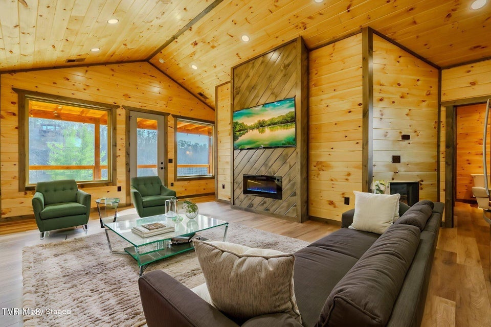 Photo #31: 756 Ski View Lane