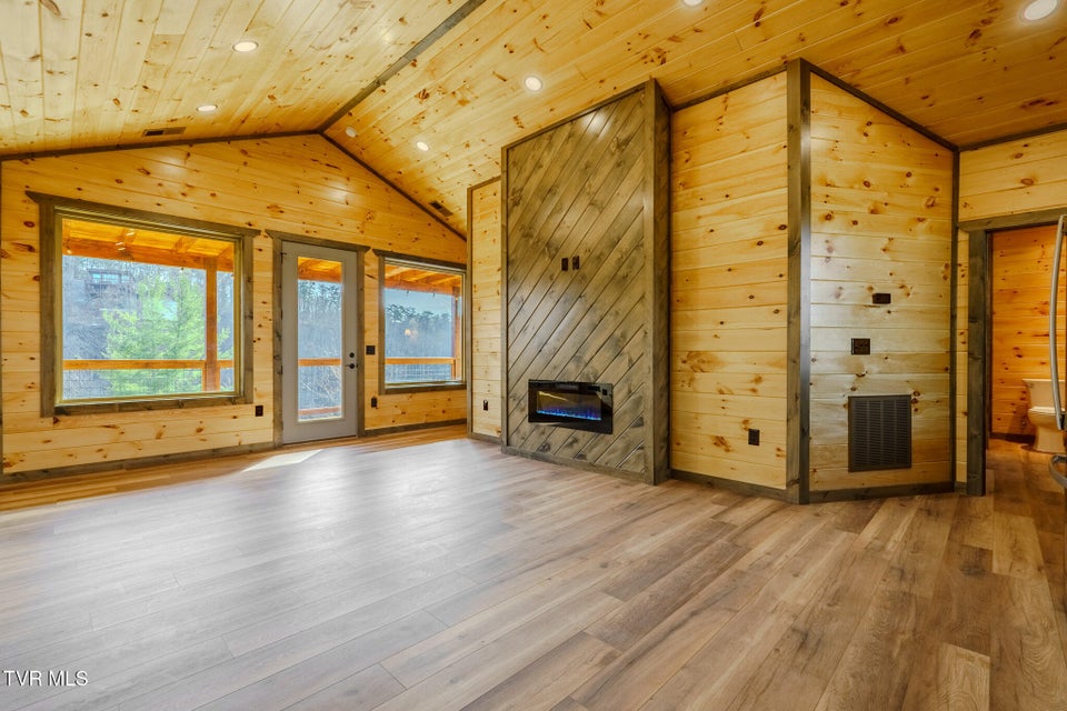 Photo #9: 756 Ski View Lane