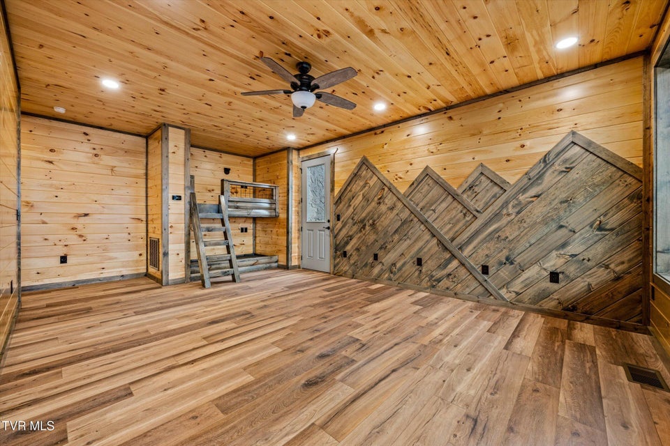 Photo #15: 756 Ski View Lane