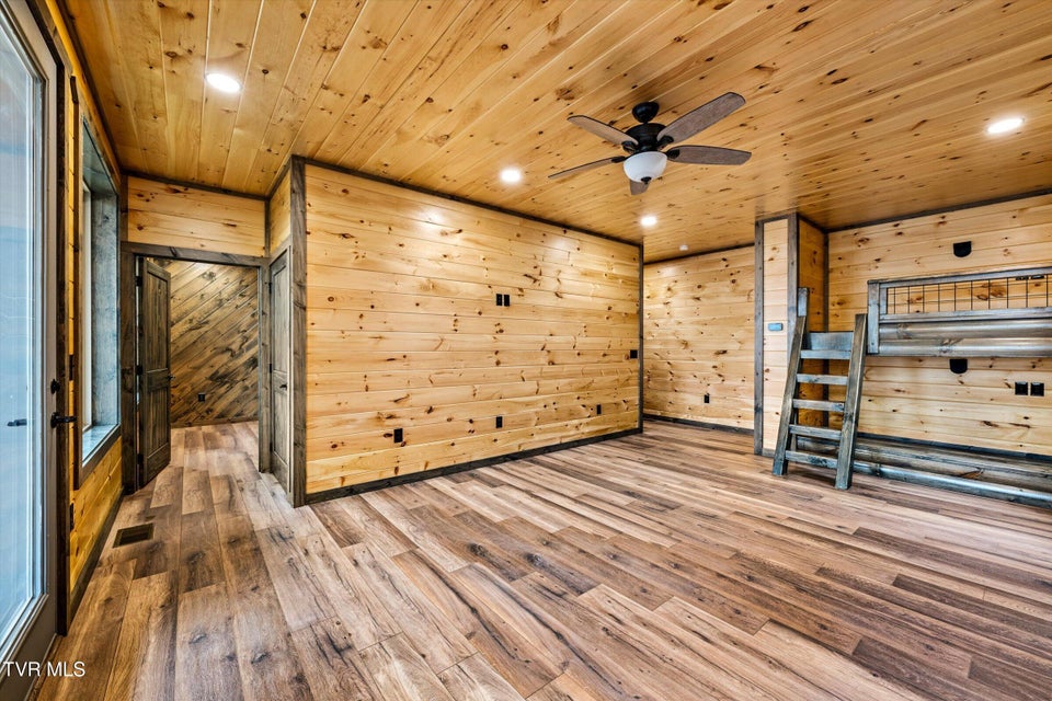 Photo #16: 756 Ski View Lane