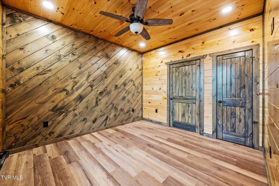 Photo #17: 756 Ski View Lane