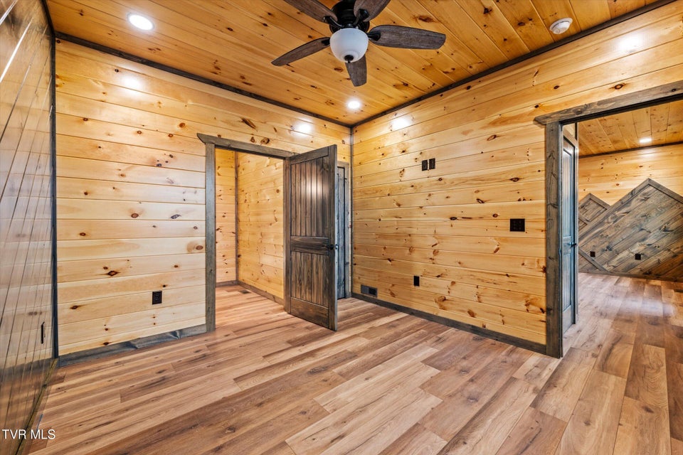 Photo #18: 756 Ski View Lane