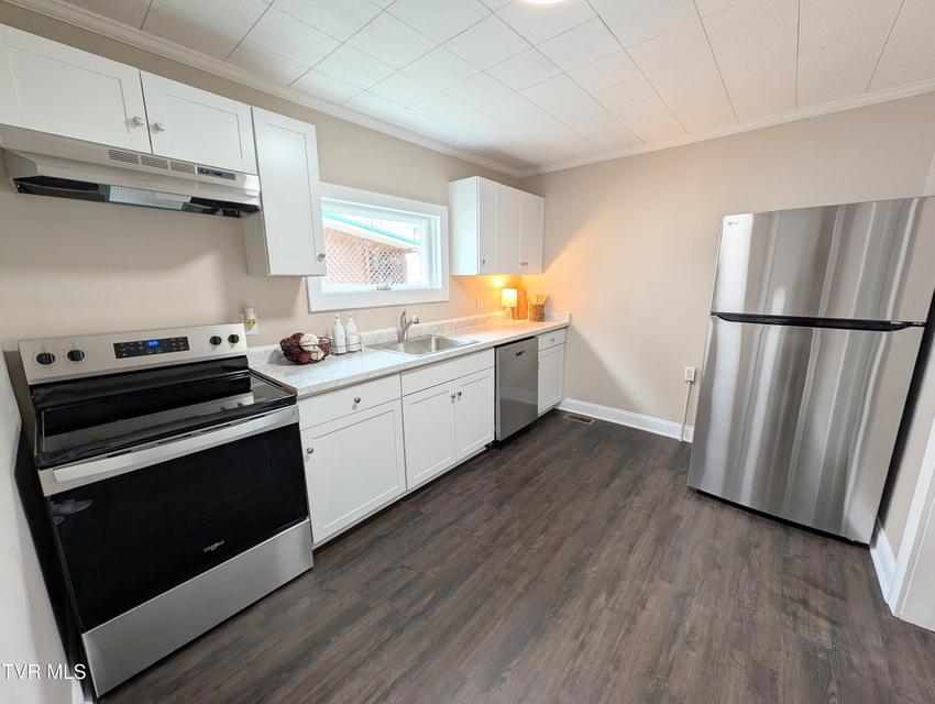 Photo #6: 1514 Sullivan Street