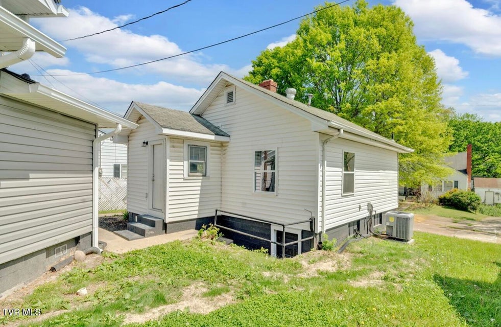 Photo #29: 1246 Center Street