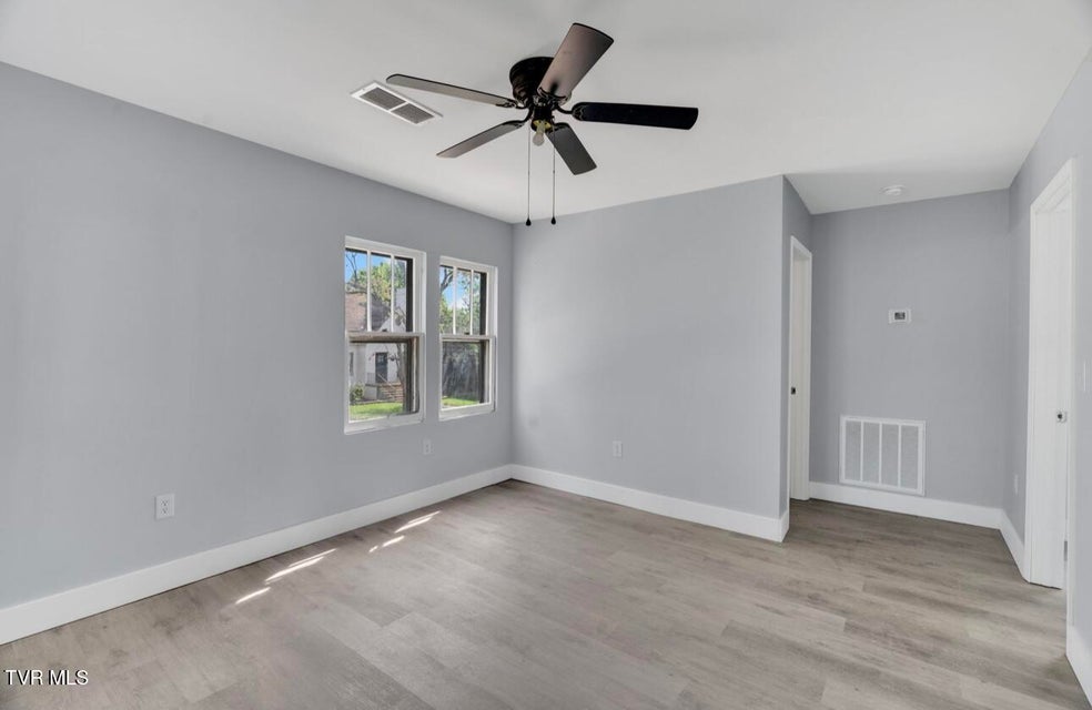 Photo #32: 1246 Center Street