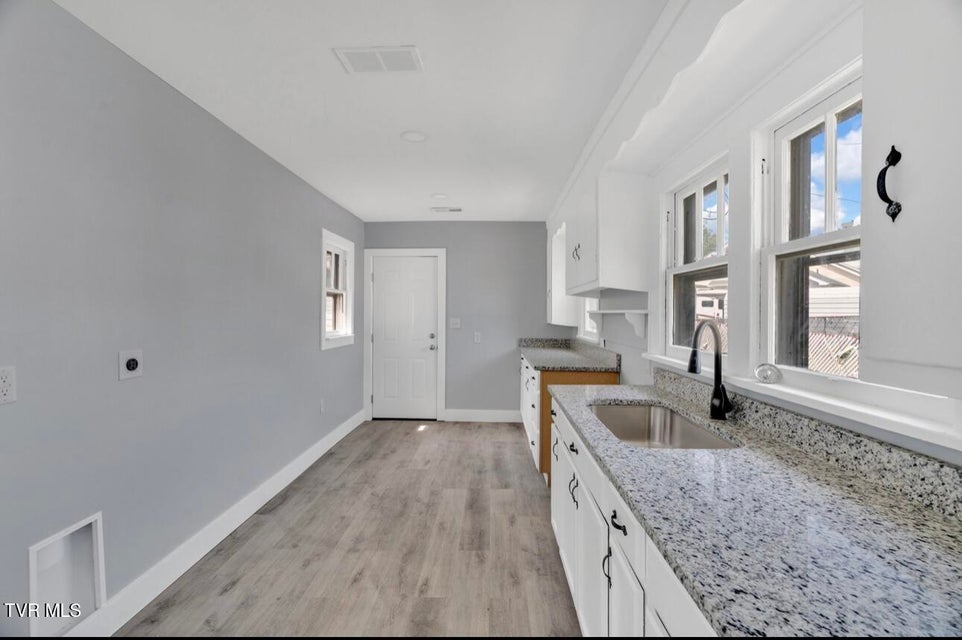 Photo #38: 1246 Center Street