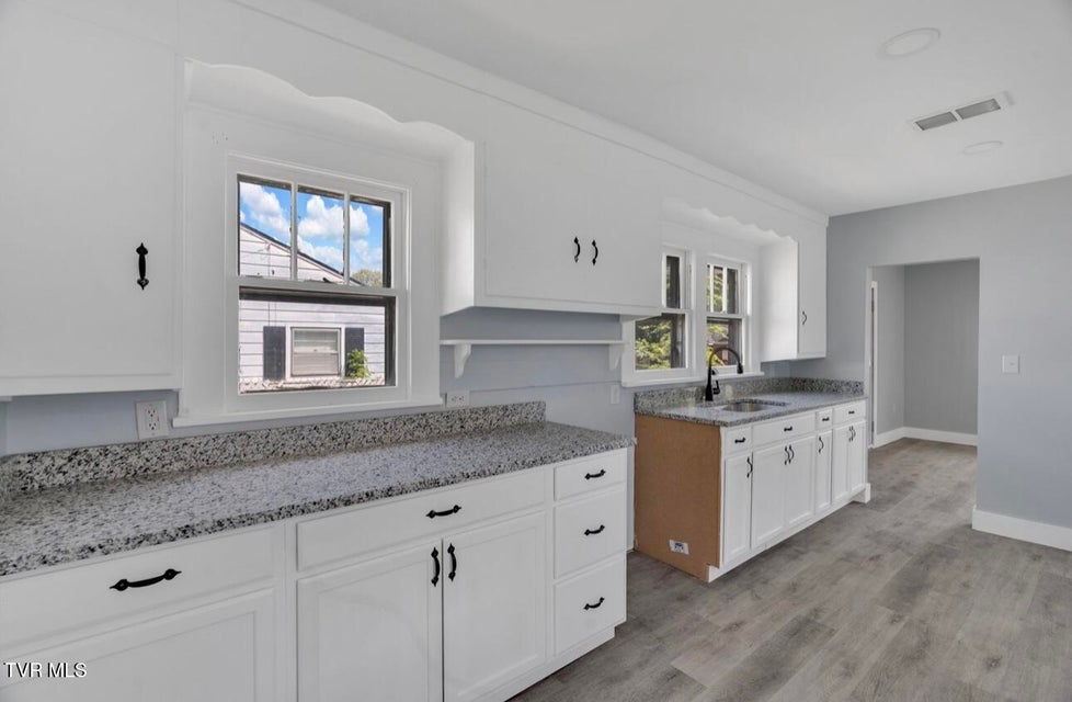 Photo #40: 1246 Center Street