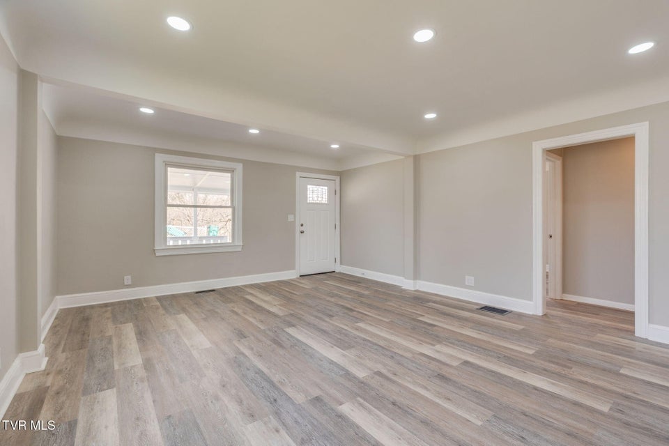 Photo #6: 1223 Wayne Street