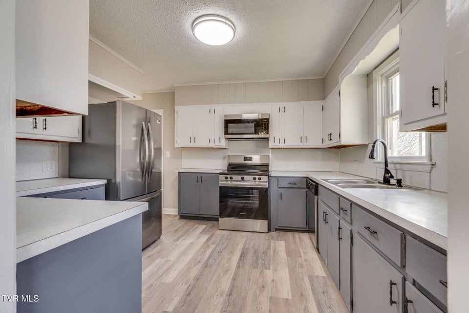 Photo #8: 1223 Wayne Street