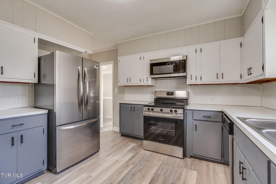 Photo #9: 1223 Wayne Street