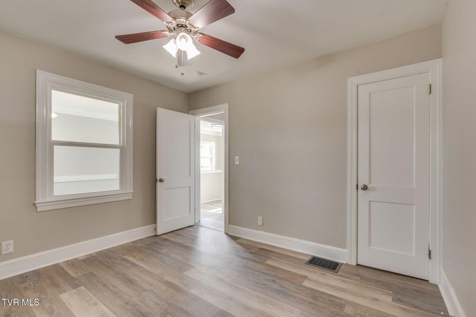 Photo #18: 1223 Wayne Street