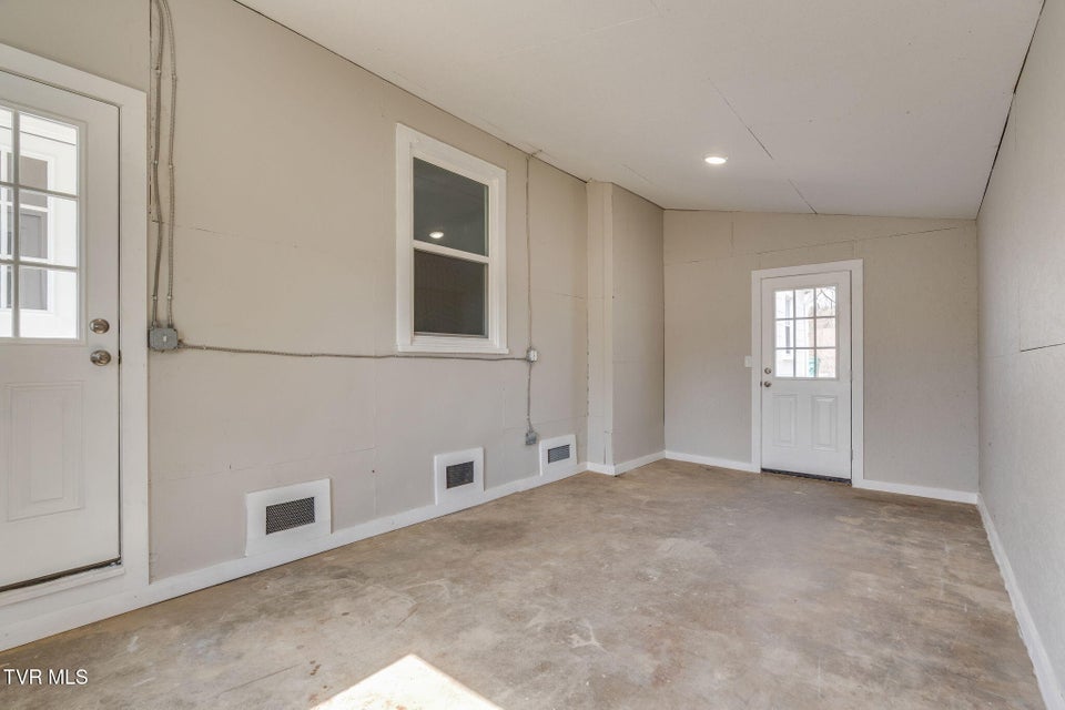 Photo #26: 1223 Wayne Street