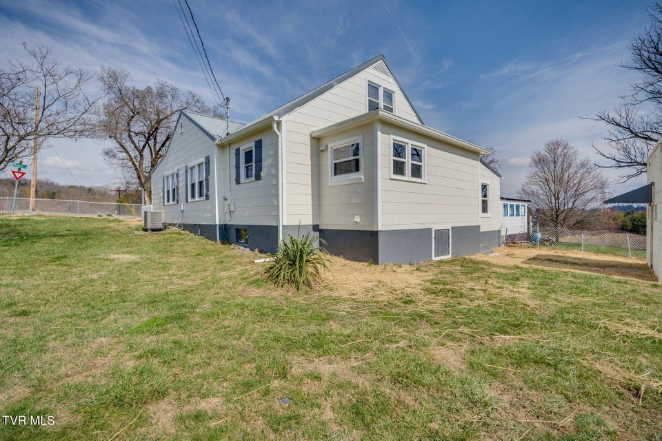 Photo #28: 1223 Wayne Street